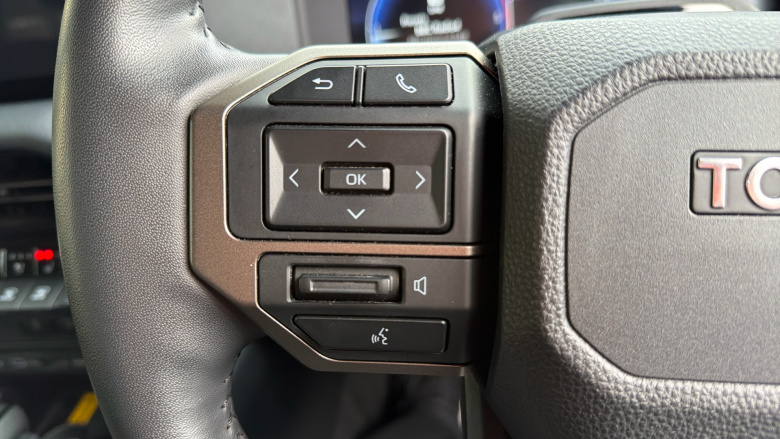 Toyota Land Cruiser 2.8 D-4D 204 Invincible 5dr Auto [7 Seat] Diesel Station Wagon